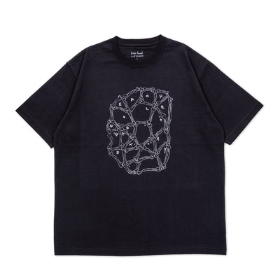 EACH HOLE HAS A STORY Tシャツ
